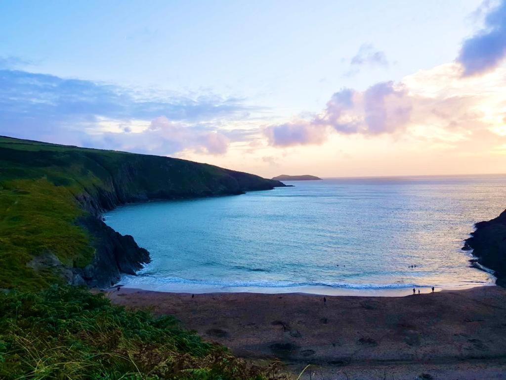 Wild Coastal Retreat At Troed Y Rhiw Aberporth, West Wales Villa Exterior photo